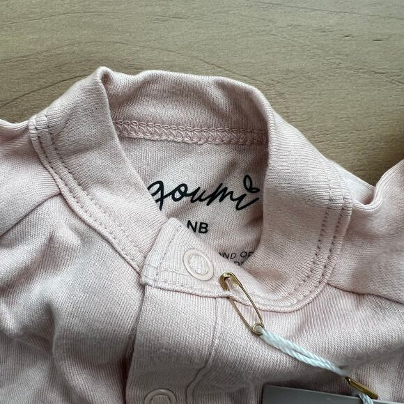 NWT Goumi Kids Rose Pink Baby Gown SZ NB Newborn Snap Bamboo Sleeper Organic - Picture 3 of 3
